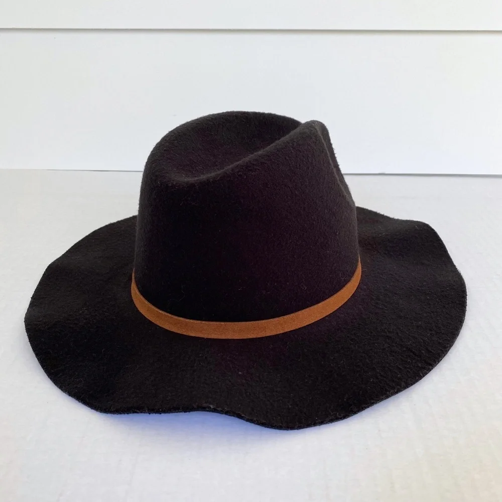 Black Hat with Faux Suede Band
